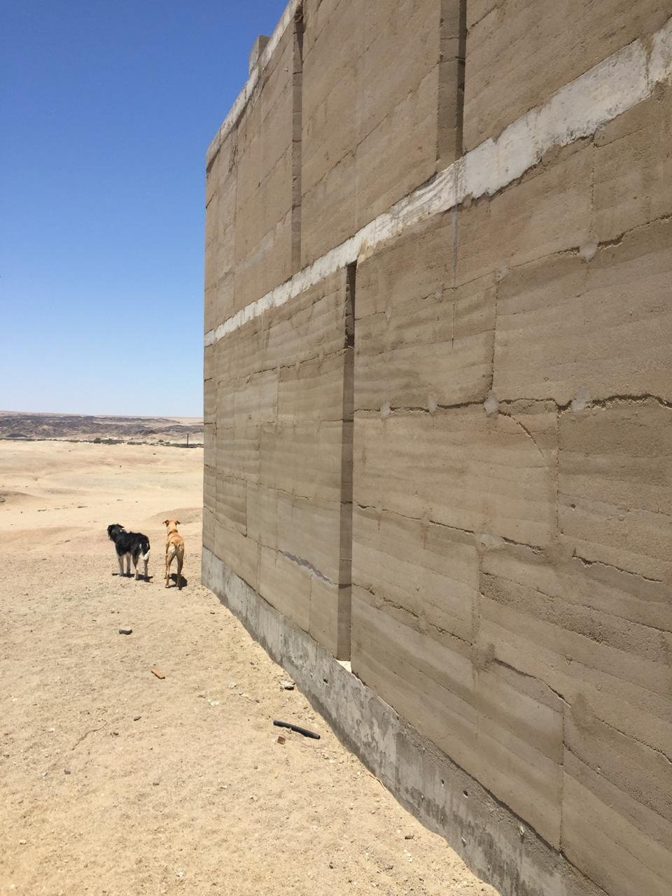 Wall cap — surface texture