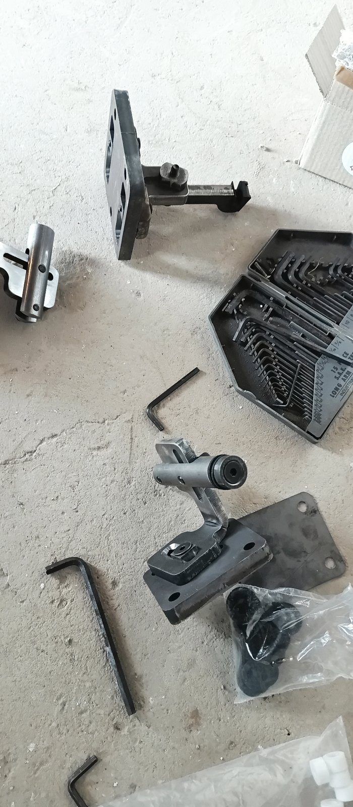 Glass hanger — component set laid out